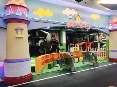 室內(nèi)兒童游樂場規(guī)劃設(shè)計(jì)比服裝區(qū)更吸引消費(fèi)