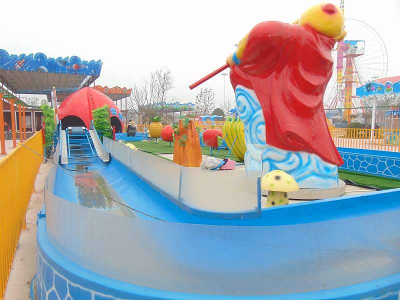 夏日里受歡迎的水上游樂設(shè)備有哪些？