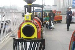 啟動(dòng)無(wú)軌小火車(chē)前的注意事項(xiàng)！